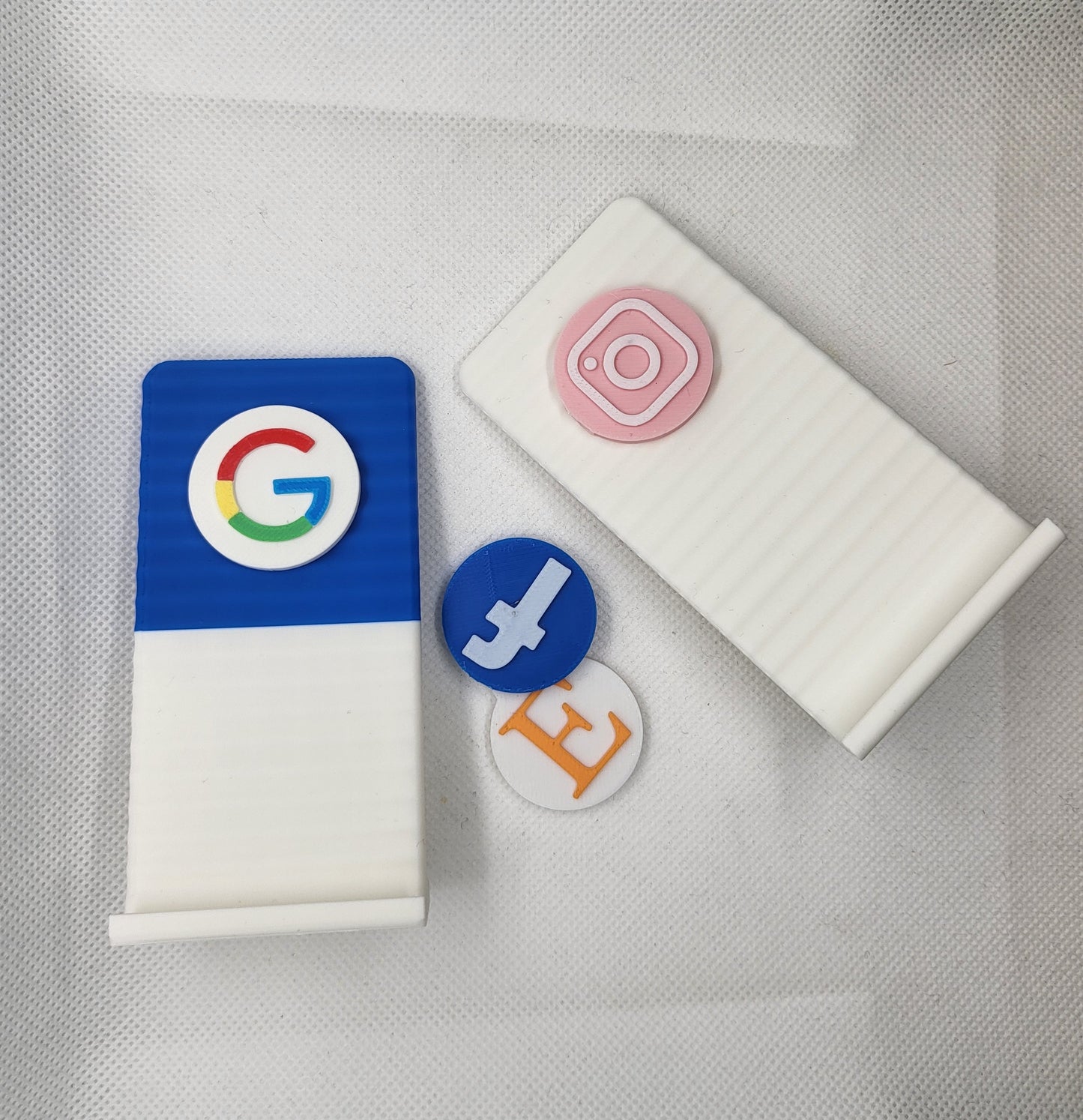 Custom NFC Instagram Keychain – 3D Printed Social Media Scan Tag for Content Creators