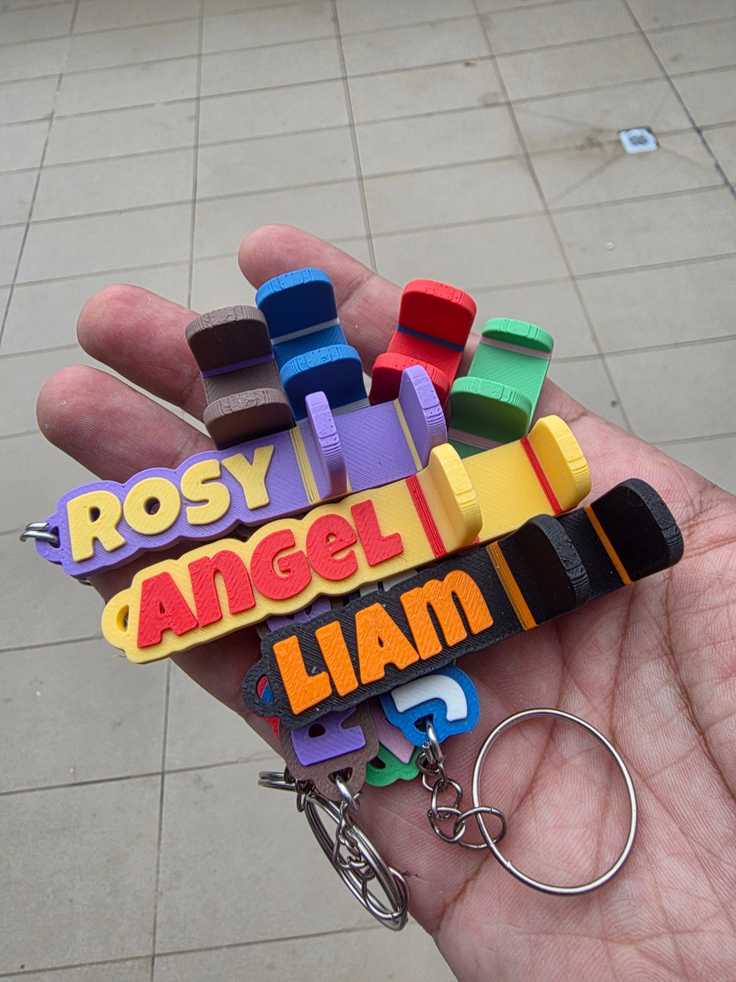 Personalized 3D Printed Phone Stand Keychain – Custom Name Mobile Holder